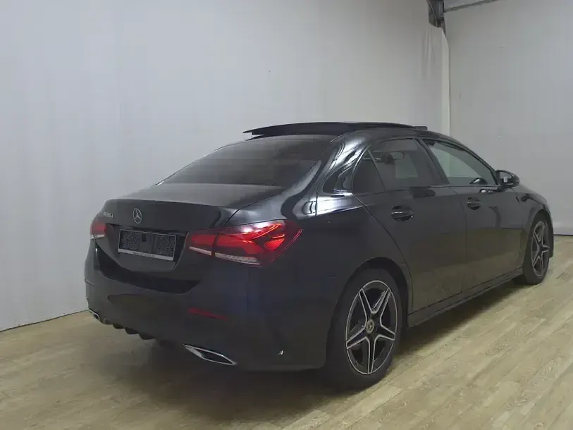 Gebraucht Mercedes A180 AMG line 116 PS (85 kW) 2021 Schwarz Limousine