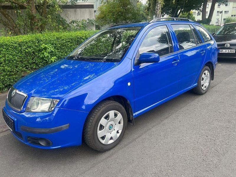 Blau Gebraucht 2006 Skoda Fabia Cool Edition Kleinwagen | 2.700 € (Etwas zu teuer) - Bild 1/4