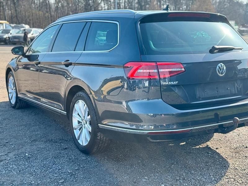 Gebraucht VW Passat Highline 150 PS (110 kW) 2017 Grau Kombi