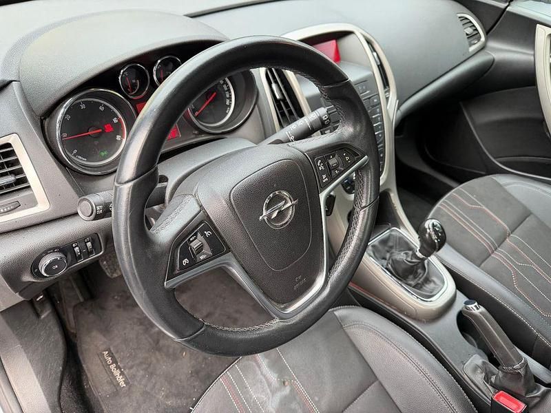 Gebraucht Opel Astra 110 PS (80 kW) 2012 Grau Limousine