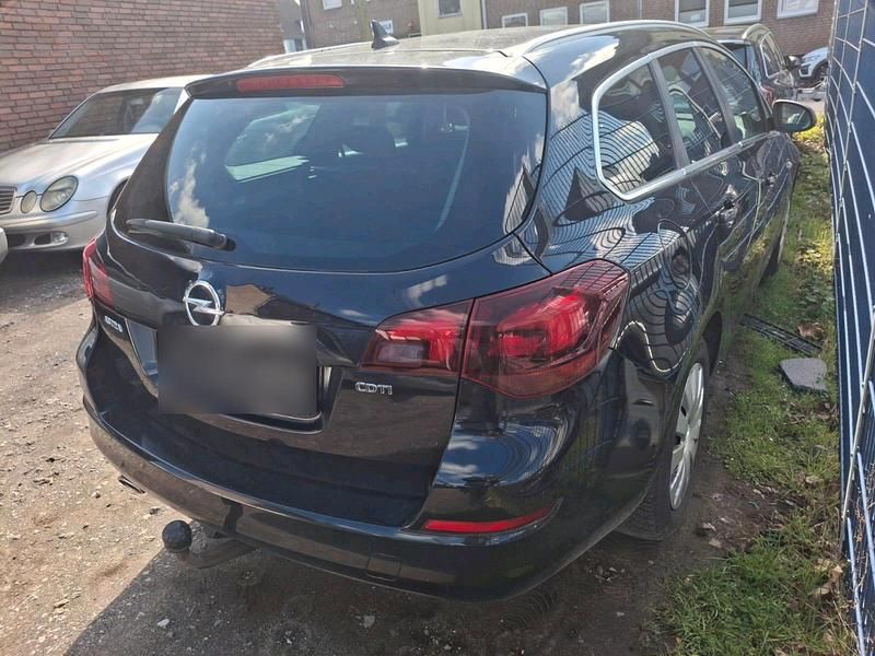 Gebraucht Opel Astra 160 PS (117 kW) 2010 Schwarz Kombi