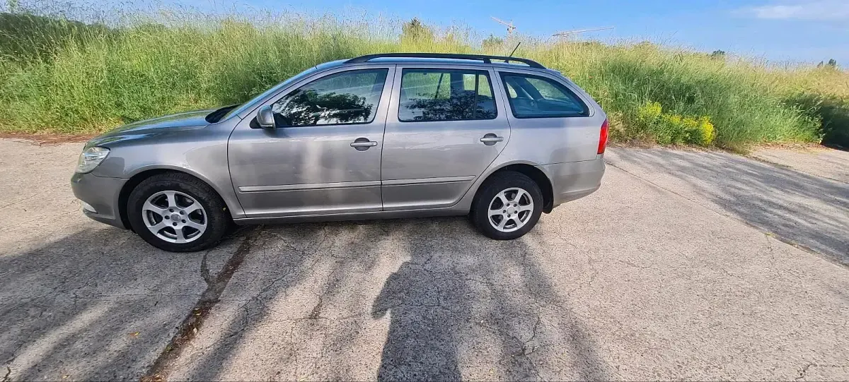Używany Skoda Octavia 122 KM (89 kW) 2011 Żółty Kombi