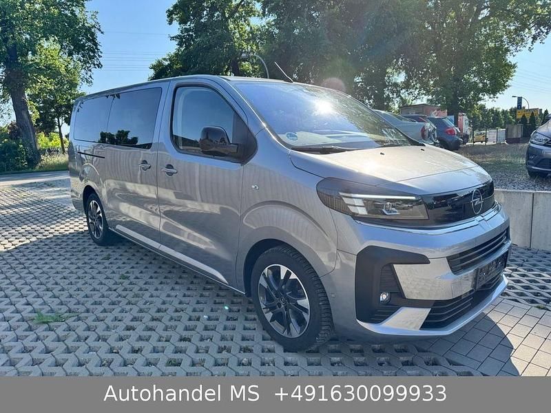 Grau Gebraucht 2024 Opel Zafira Life Van / Kleinbus | 35.000 € (Guter Preis) - Bild 1/4