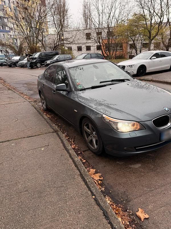 Gebraucht BMW 520 177 PS (130 kW) 2010 Grau Limousine