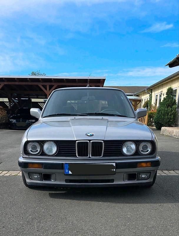 Silber Gebraucht 1986 BMW 320 Kombi | 8.000 € - Bild 1/4