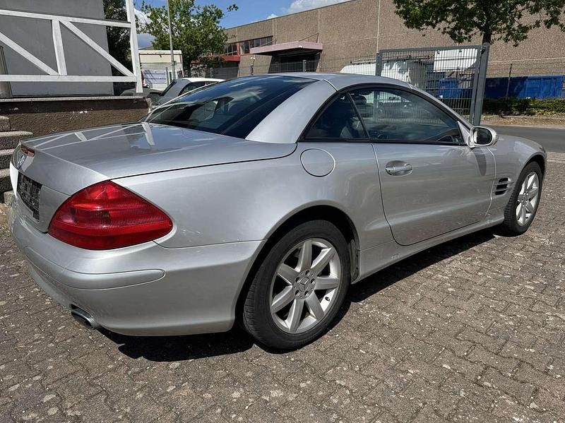 Gebraucht Mercedes SL350 245 PS (180 kW) 2003 Brillantsilber  metalliclack Cabrio