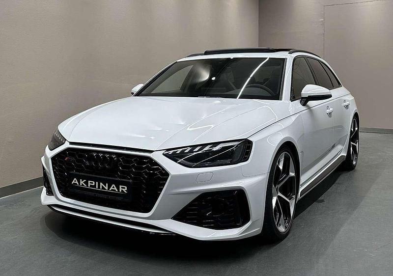 Gebraucht Audi RS4 Competition 450 PS (330 kW) 2025 Gletscherweiss Kombi