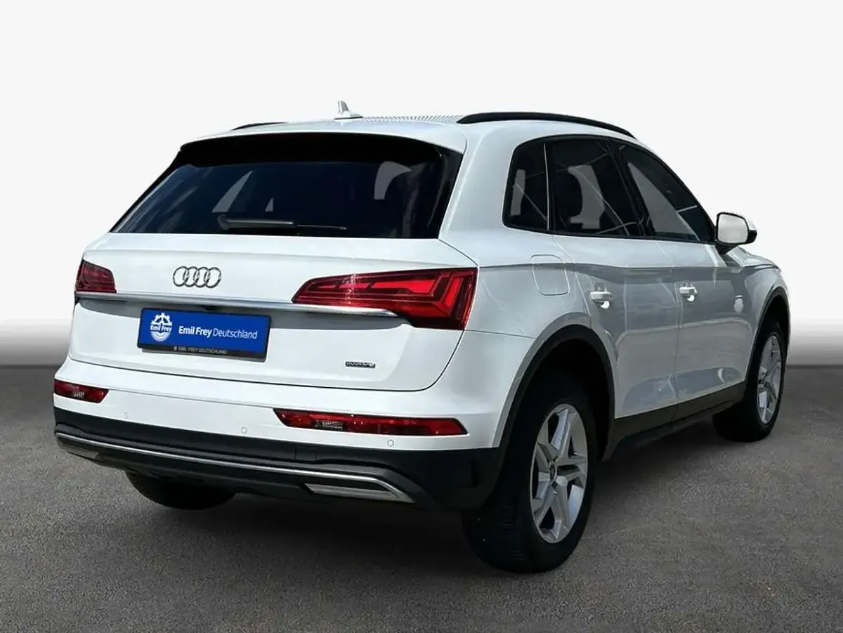 Gebraucht Audi Q5 Sport 204 PS (150 kW) 2024 Gletscherweiß metallic SUV