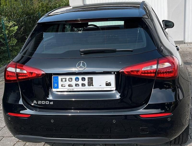 Gebraucht Mercedes A200 150 PS (110 kW) 2022 Schwarz Limousine