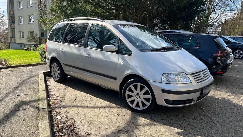 Gebraucht VW Sharan 116 PS (85 kW) 2003 Silber Van / Kleinbus