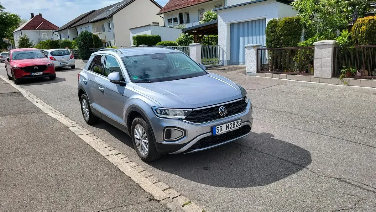 Second-hand VW T-Roc 110 CP (80 kW) 2022 Argintiu SUV