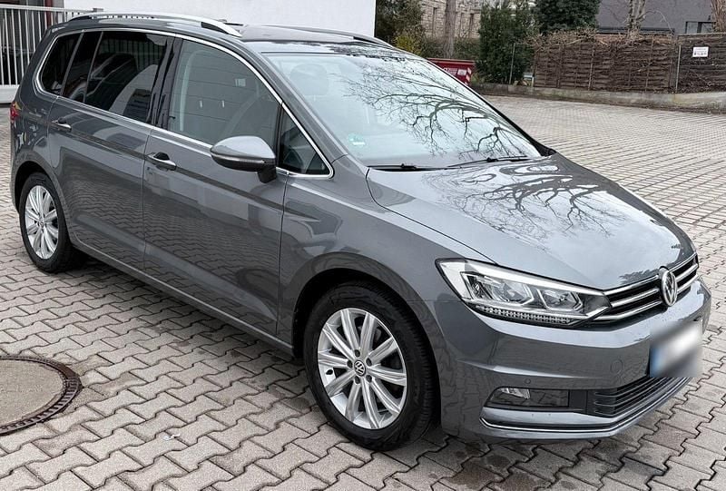 Gebraucht VW Touran Highline 150 PS (110 kW) 2019 Grau Van / Kleinbus