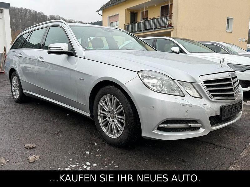 Gebraucht Mercedes E200 184 PS (135 kW) 2011 Silber Kombi
