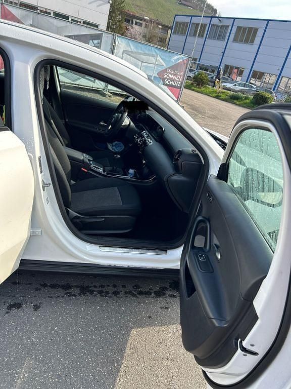 Gebraucht Mercedes A200 163 PS (119 kW) 2019 Weiß Limousine
