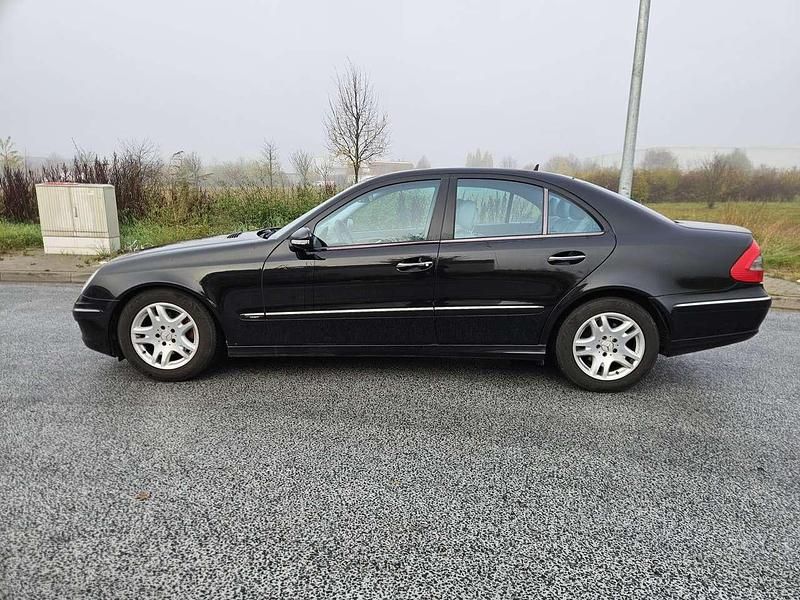 Gebraucht Mercedes E200 184 PS (135 kW) 2007 Obsidianschwarz  metalliclack Limousine