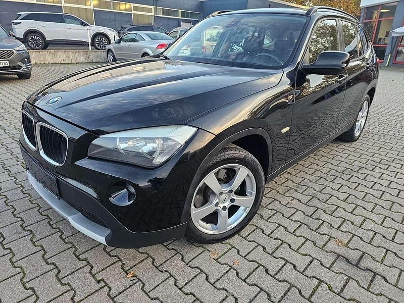 Schwarz Gebraucht 2011 BMW X1 SUV | 4.399 € (Superpreis) - Bild 1/4