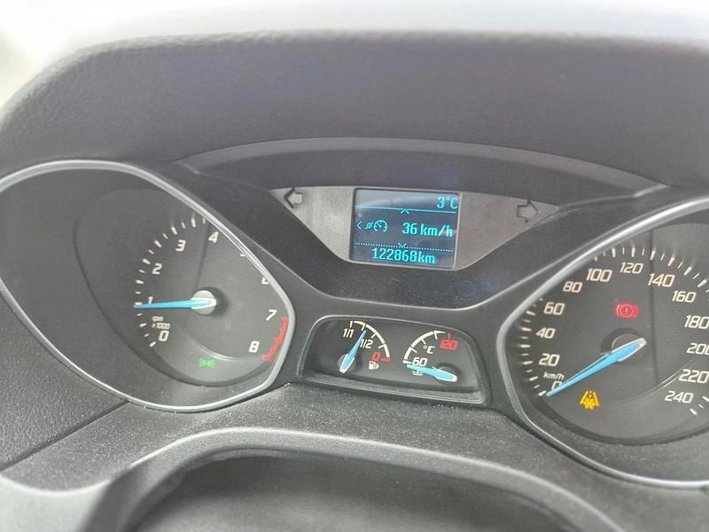 Gebraucht Ford Focus 115 PS (84 kW) 2014 Rot Limousine