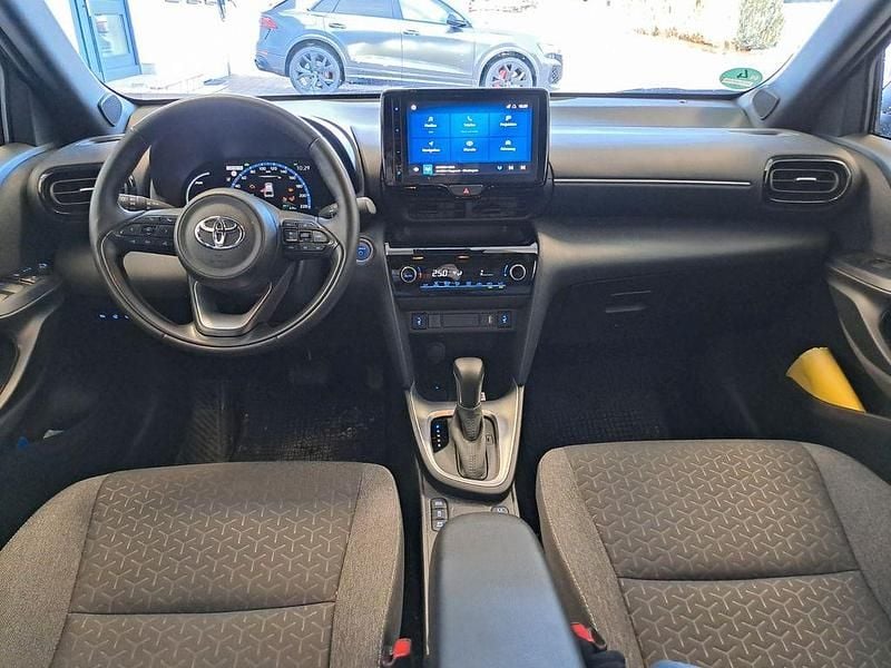 Gebraucht Toyota Yaris Cross Comfort 116 PS (85 kW) 2023 Rot SUV