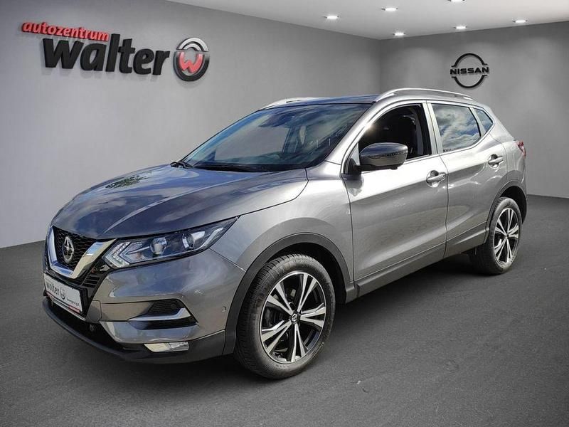 Grau Gebraucht 2020 Nissan Qashqai N-Connecta SUV | 17.990 € (Fairer Preis) - Bild 1/4