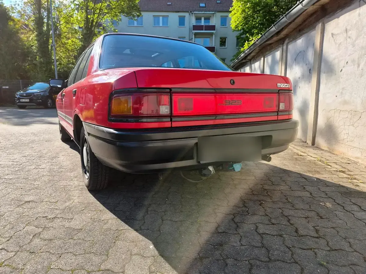 Usata Mazda 323 67 CV (49 kW) 1991 Rosso Berlina