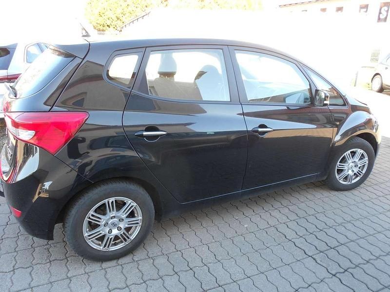 Gebraucht Hyundai ix20 Comfort 116 PS (85 kW) 2013 Schwarz Kleinwagen
