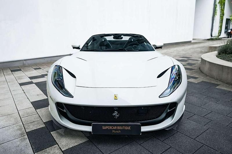 Second-hand Ferrari 812 799 CP (587 kW) 2022 Alb Cabrio