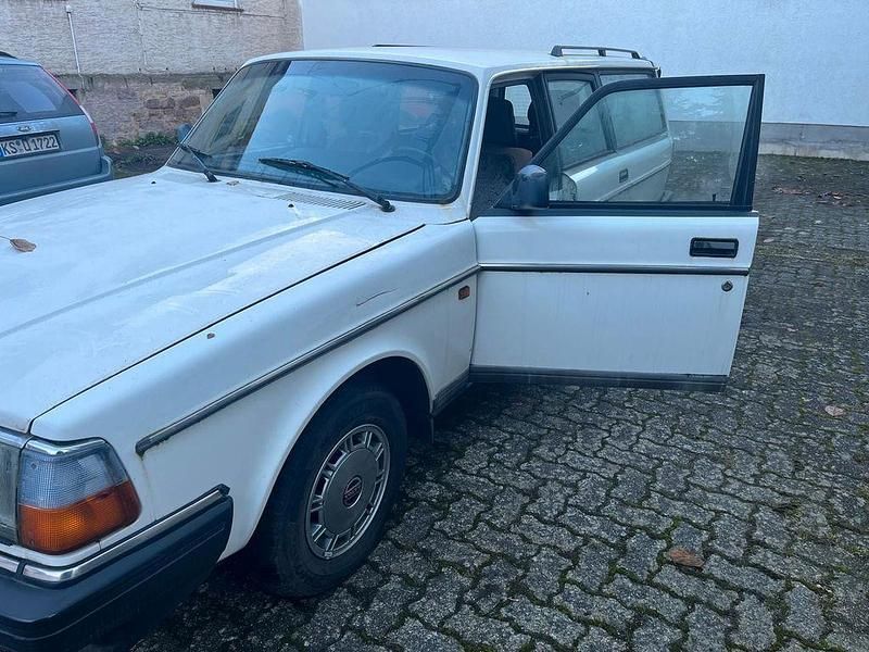 Gebraucht Volvo 240 111 PS (81 kW) 1983 Weiß Kombi