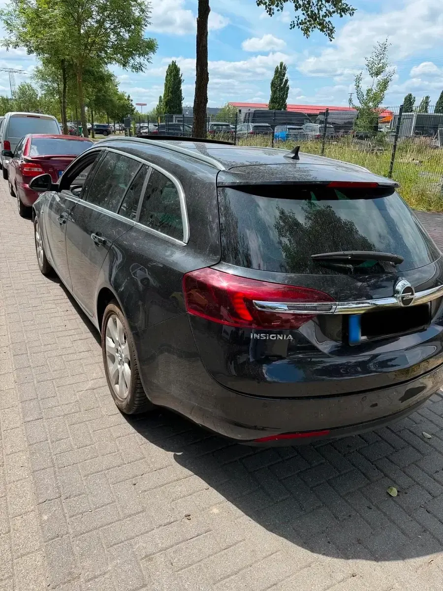 Gebraucht Opel Insignia 163 PS (119 kW) 2015 Schwarz Kombi