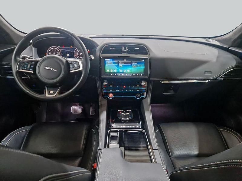 Gebraucht Jaguar F-Pace R-Sport 304 PS (223 kW) 2020 Eiger grey metallic SUV