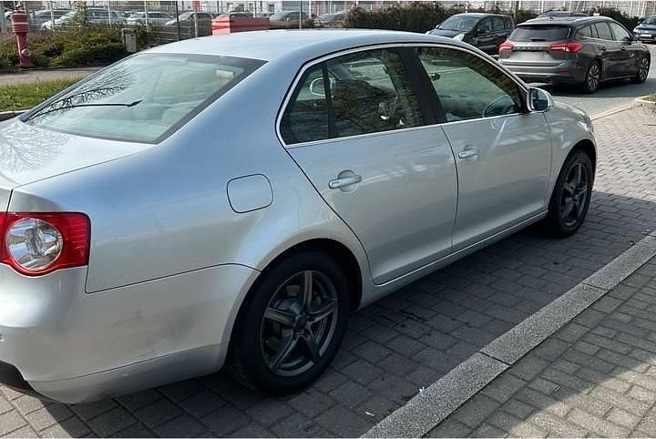 Gebraucht VW Jetta 170 PS (125 kW) 2006 Silber Limousine