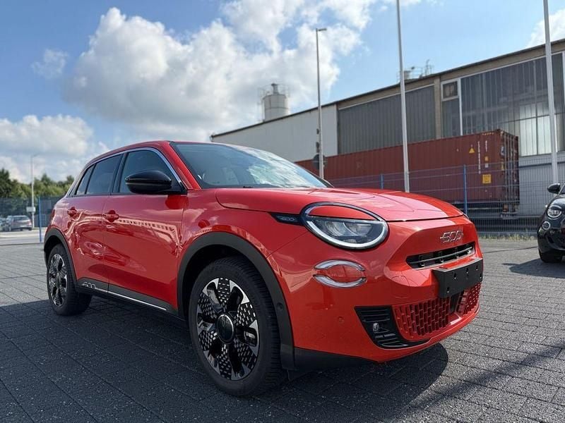 Orange Gebraucht 2023 Fiat 600E La Prima SUV | 24.680 € (Superpreis) - Bild 1/4