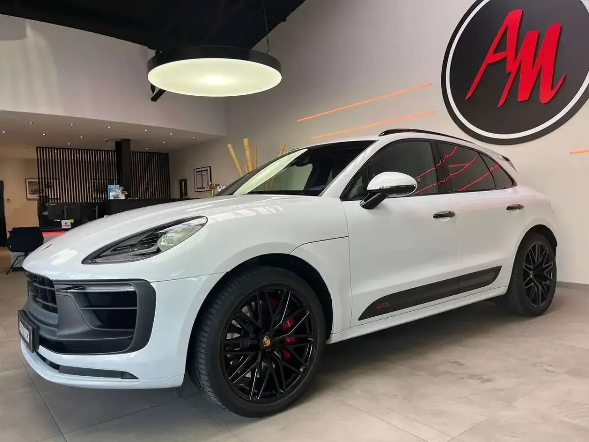 Gebraucht Porsche Macan Chrono 441 PS (324 kW) 2022 Carraraweiss/gletscherweiss SUV