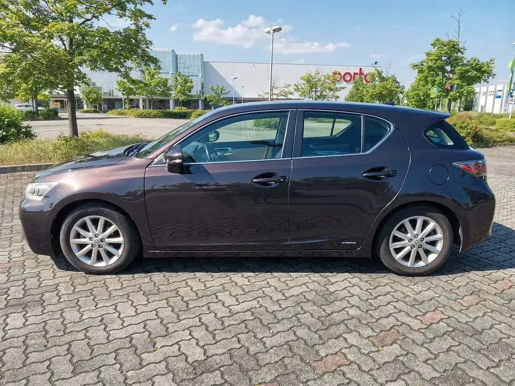 Gebraucht Lexus CT200h 136 PS (100 kW) 2011 Braun Limousine