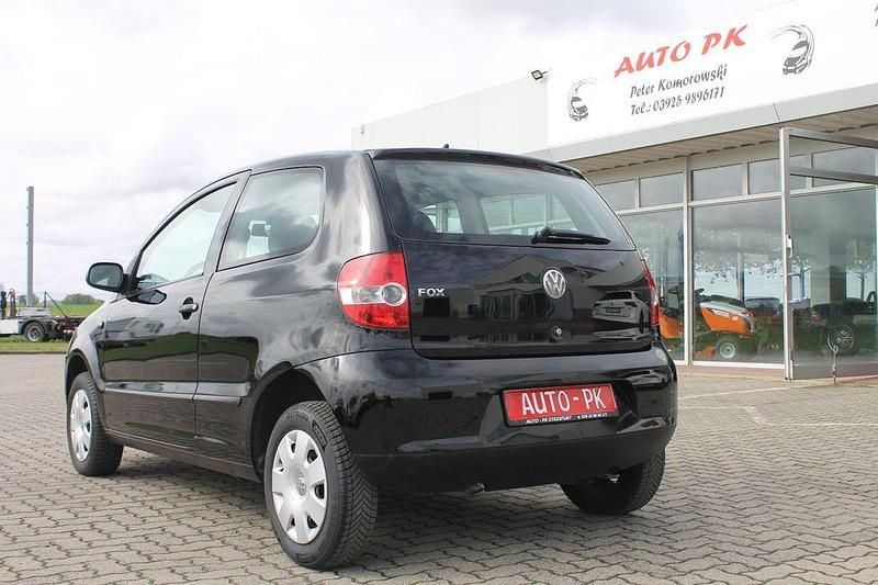 Gebraucht VW Fox 54 PS (39 kW) 2008 Schwarz Kleinwagen