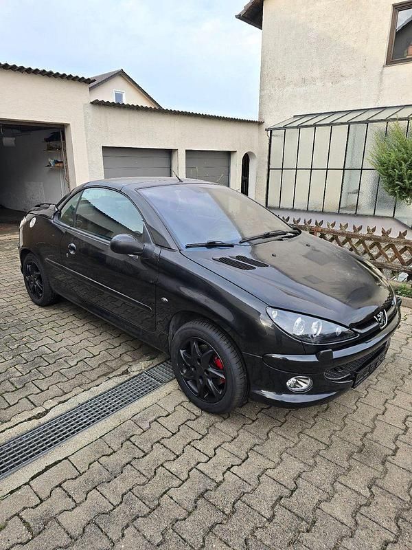 Gebraucht Peugeot 206 CC 109 PS (80 kW) 2003 Schwarz Cabrio