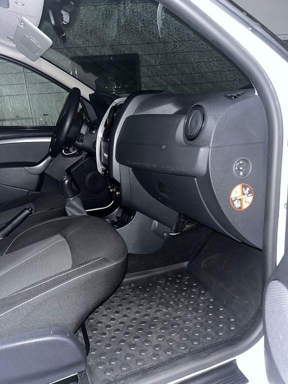 Weiß Gebraucht 2017 Dacia Duster Ambiance SUV | 9.490 € (Guter Preis) - Bild 1/4