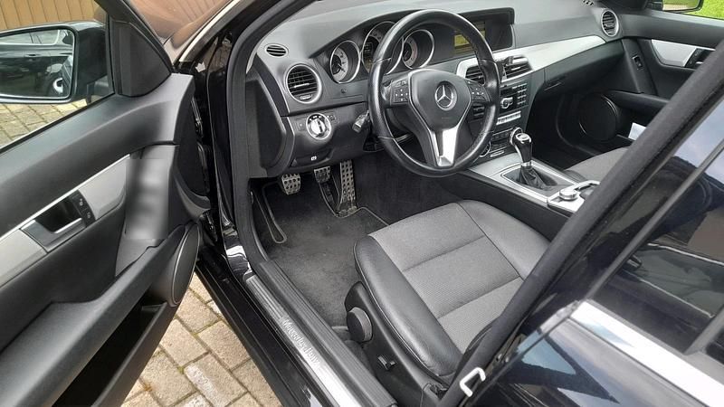 Gebraucht Mercedes C220 Avantgarde 170 PS (125 kW) 2012 Schwarz Kombi