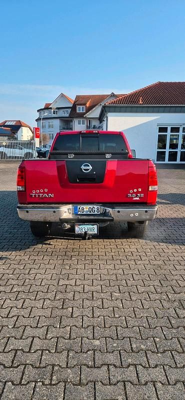 Gebraucht Nissan Titan 312 PS (229 kW) 2005 Rot Pickup