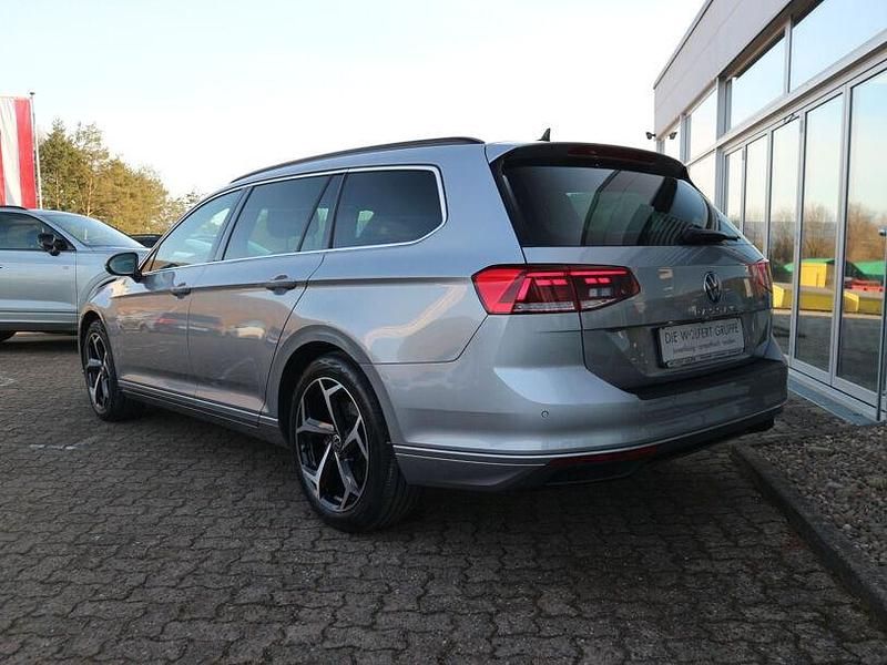 Gebraucht VW Passat Business 200 PS (147 kW) 2023 Silber Kombi