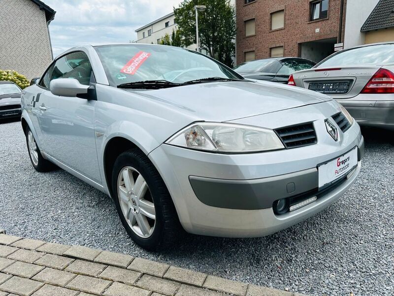 Grau Gebraucht 2005 Renault Mégane Cabriolet Dynamique Cabrio | 2.650 € (Fairer Preis) - Bild 1/4