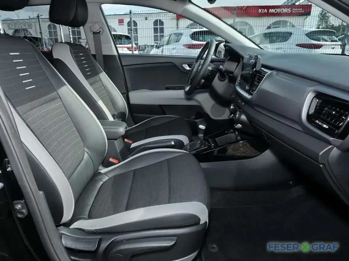 Gebraucht Kia Stonic Spirit 101 PS (74 kW) 2025 Auroraschwarz SUV