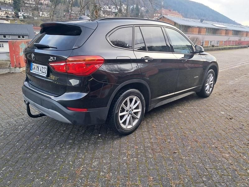 Schwarz Gebraucht 2018 BMW X1 SUV | 18.600 € (Guter Preis) - Bild 1/4