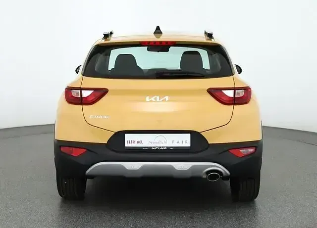 Neu Kia Stonic 101 PS (74 kW) 2025 Gelb SUV