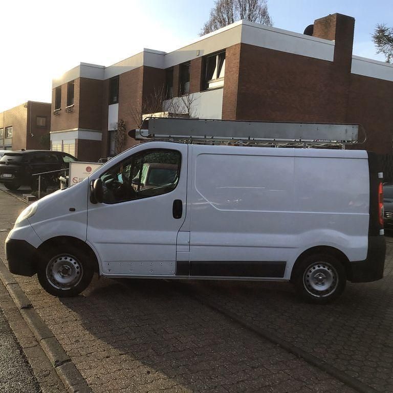 Gebraucht Opel Vivaro 114 PS (83 kW) 2010 Weiß Van / Kleinbus