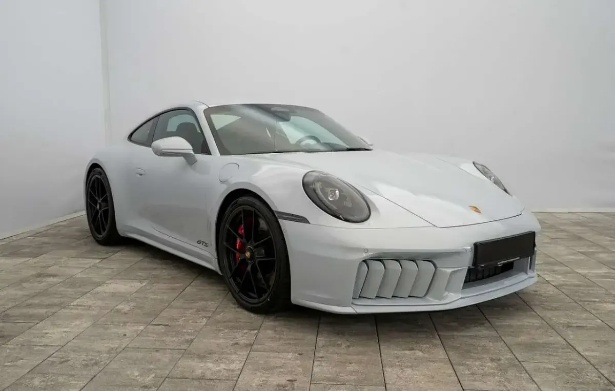 Neu Porsche 992 541 PS (397 kW) 2026 Eisgrau metallic Coupé