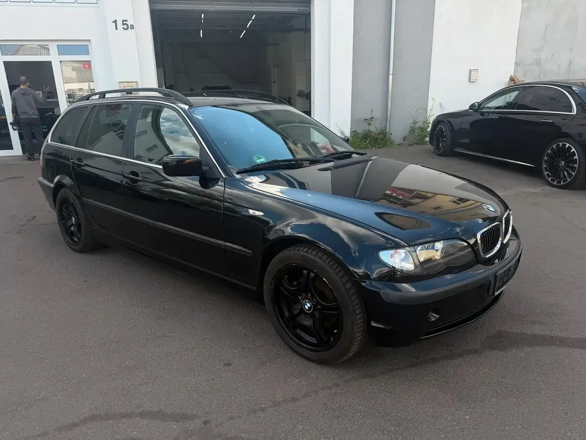 Gebraucht BMW 320 140 PS (102 kW) 2003 Schwarz Kombi