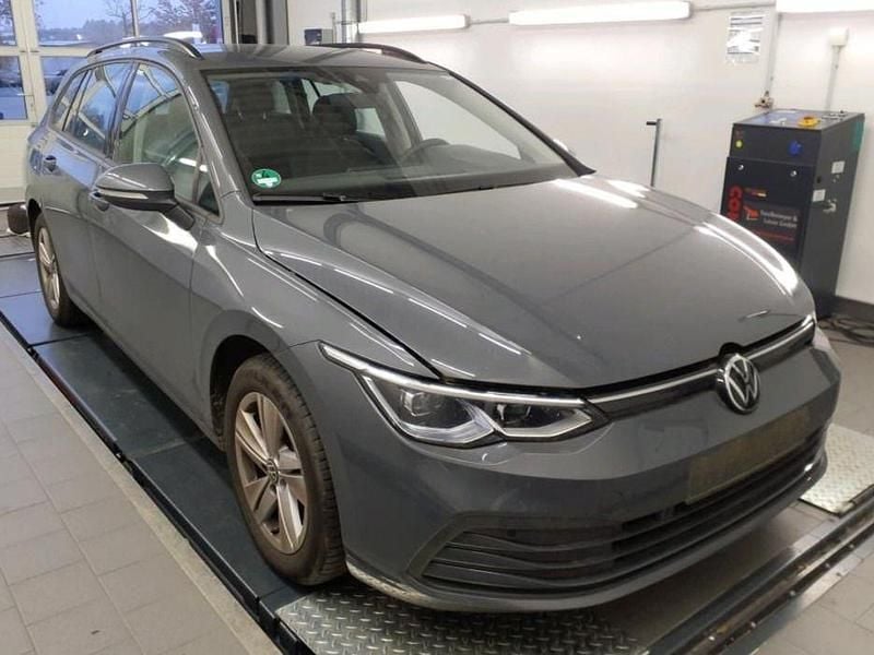 Gebraucht VW Golf VIII Life 150 PS (110 kW) 2023 Grau Kombi