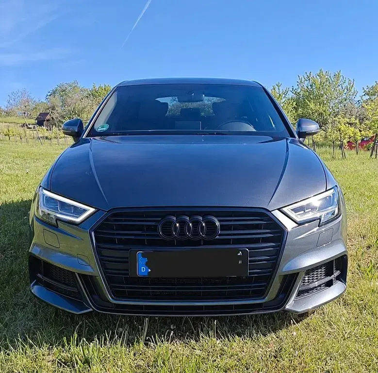 Gebraucht Audi A3 S-Line 150 PS (110 kW) 2018 Grau Limousine