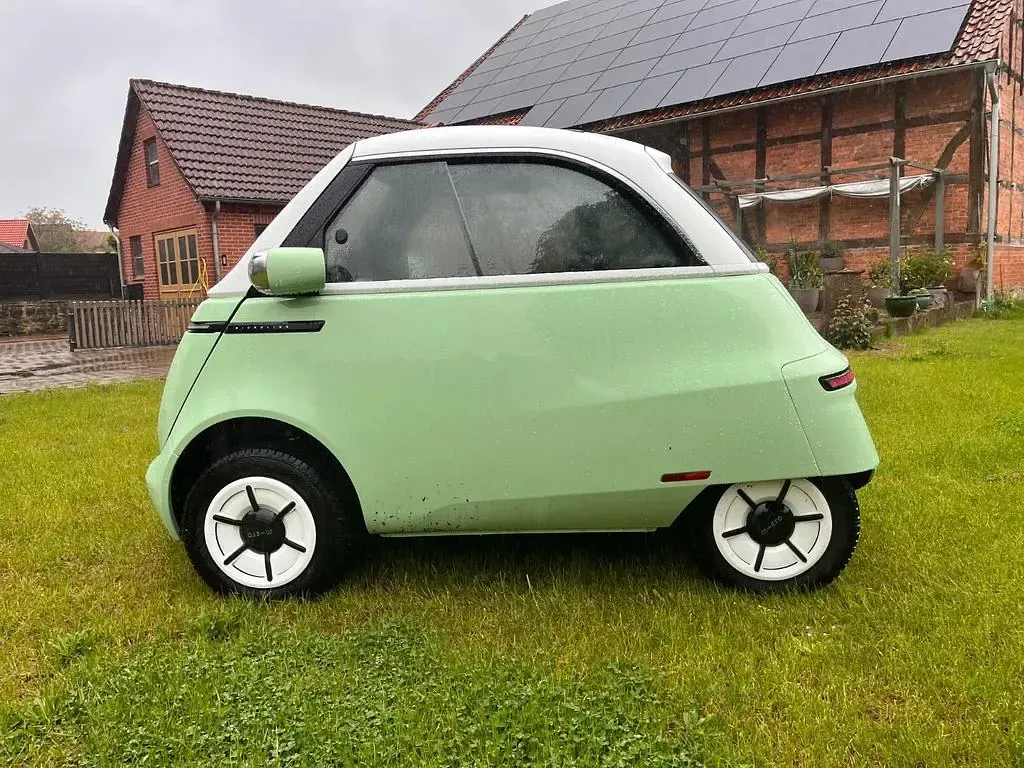 Gebraucht Micro Microlino 11 kW (16 PS) 2024 Grün Kleinwagen