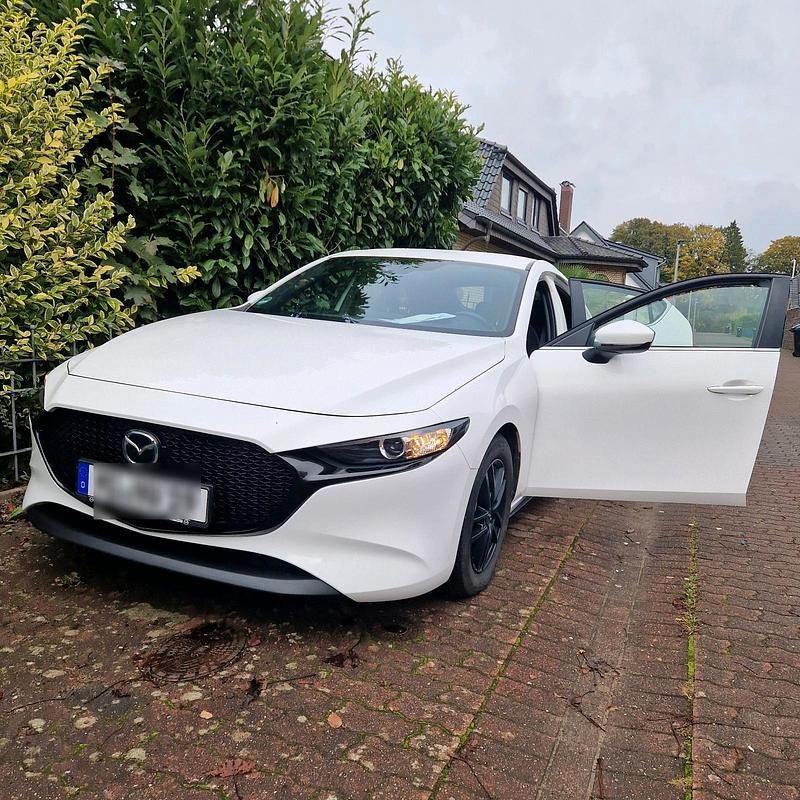 Weiß Gebraucht 2019 Mazda 3 Limousine | 17.000 € (Fairer Preis) - Bild 1/4
